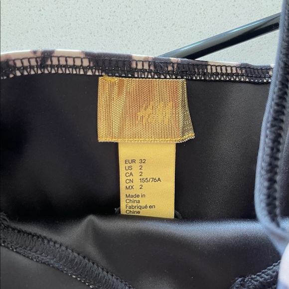 H&M Cheetah print dress! - Picture 4 of 4